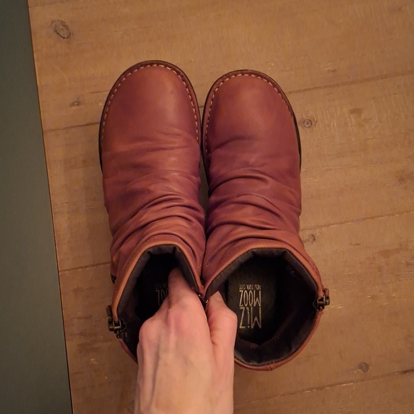 Miz Mooz Brown Leather Ruched Zip-up "Pleasant" Ankle Boots (EU 38/US 7.5-8) - Picture 3 of 8